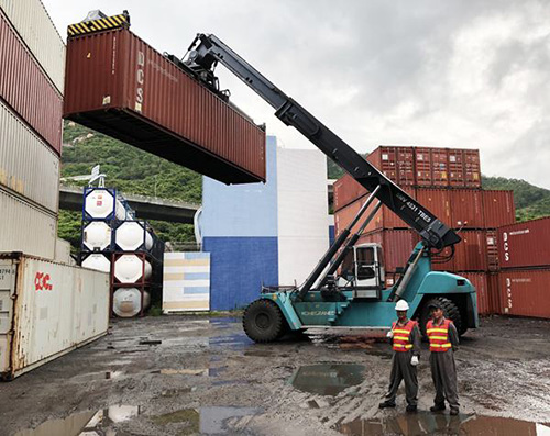 啟洋租賃提醒山西正面吊操作規(guī)程與注意事項